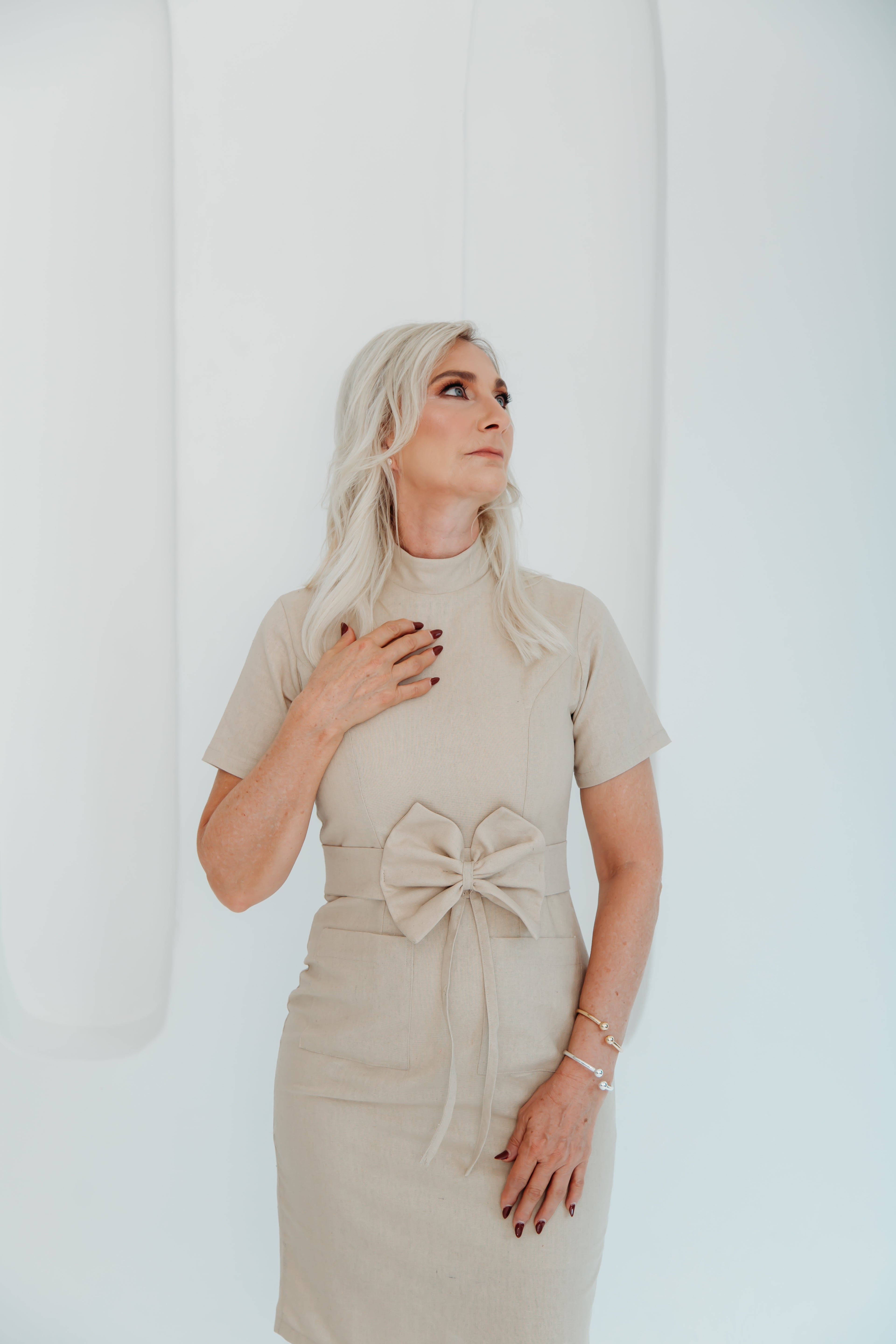 Evelyn in Beige